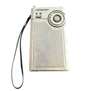 Soundesign 2145C AM FM Pocket Radio Portable Transistor Vintage Retro